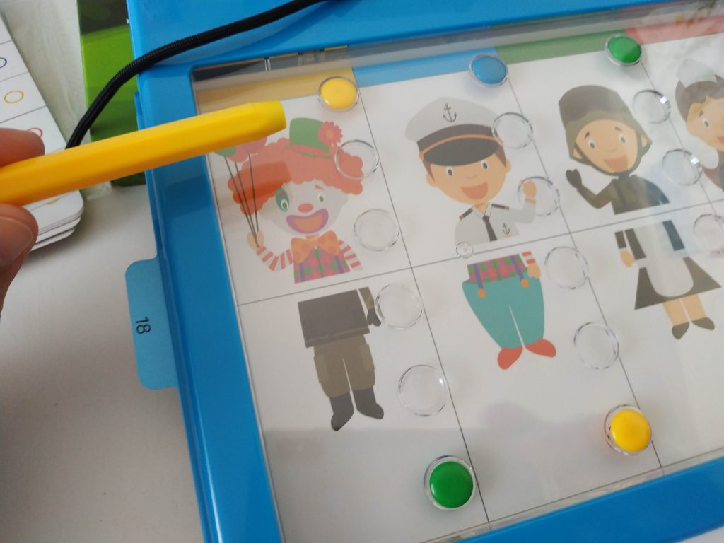 arček pre predškoláčku, darček pre predškoláka, hracka do auta, interaktivna hracka, logicka gracka, logicke hry pre predskolakov, rozvijame rozumove schopnosti, rozvijanie logiky predskolakov, tabulka na kreslenie pre deti, tabulka s perom, testovanie skolskej zrelosti